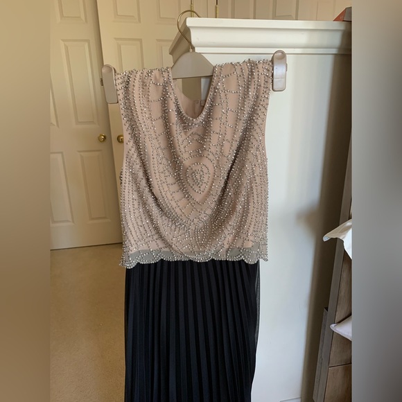 Beautiful Gala Dress size 12 - Picture 4 of 5